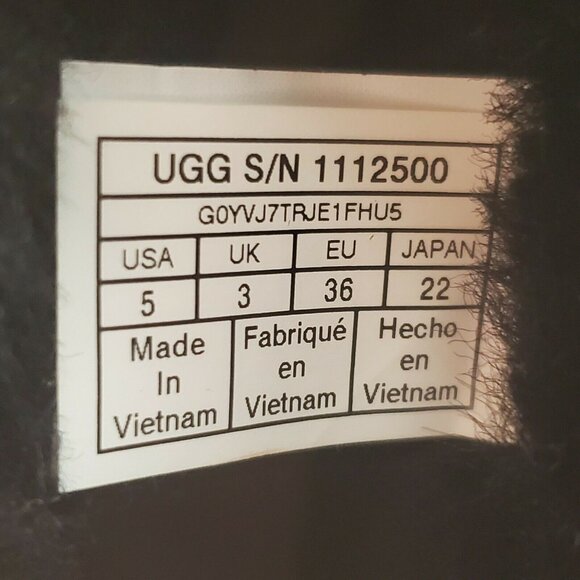 UGG Classic Short Fluff Spill‎ Seam Womens Black Boots 1112500 Size 5 - Picture 6 of 6